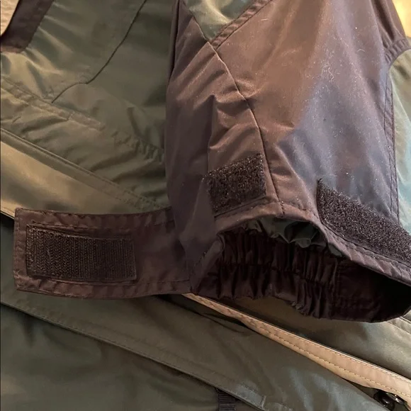 Columbia Men's Olive and Black Ski Jacket - Picture 11 of 16